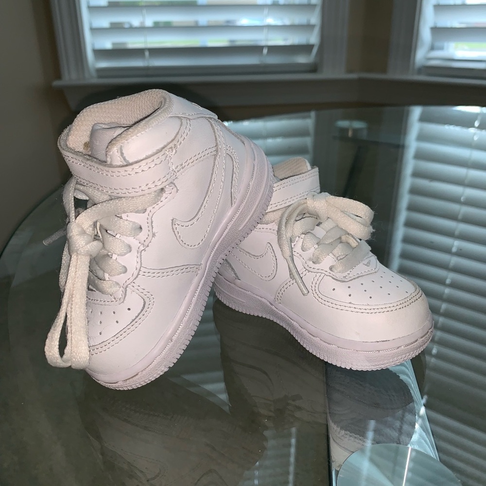 Infant Air Force 1’s